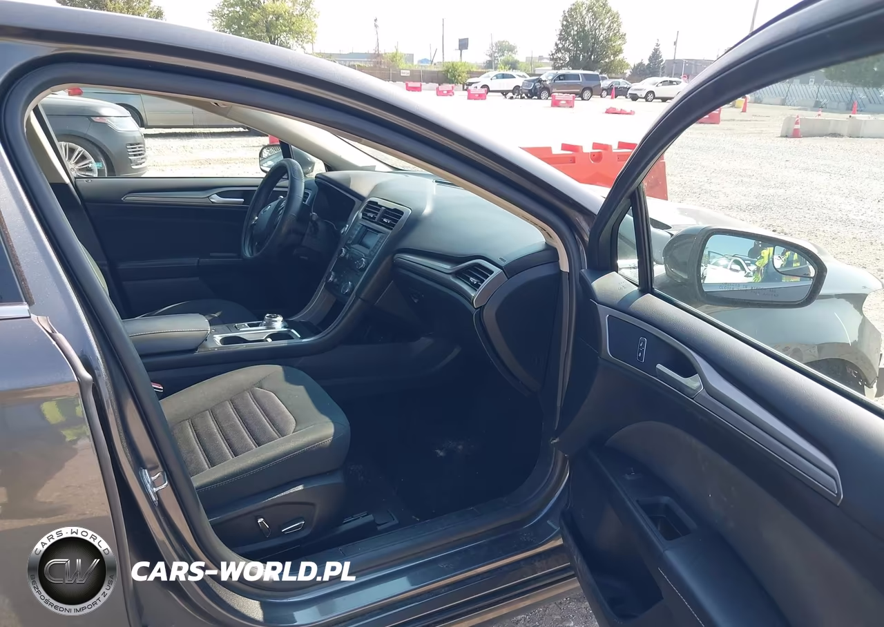 2018 Ford Fusion Se VIN:3FA6P0H7XJR140328 - 5