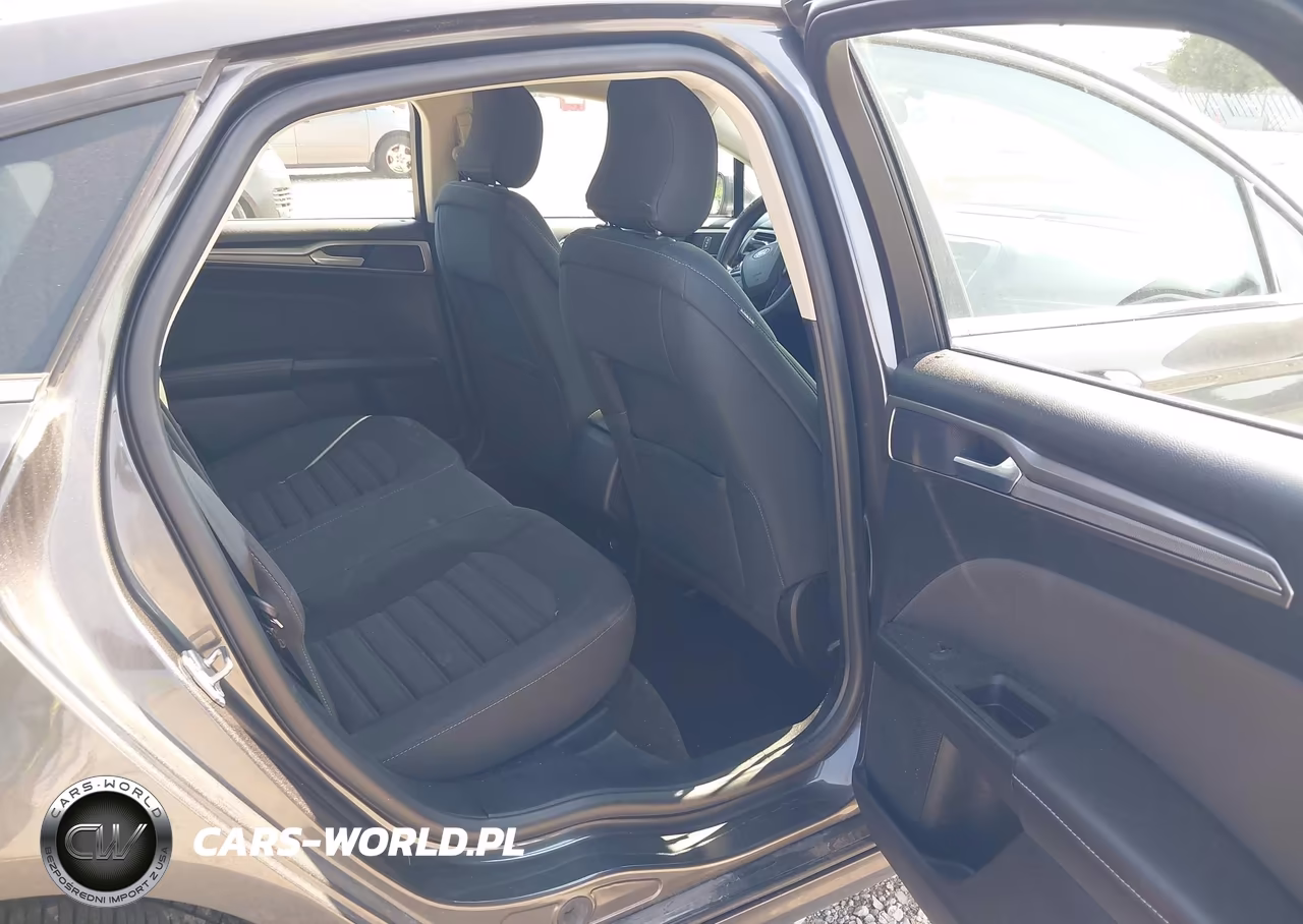 2018 Ford Fusion Se VIN:3FA6P0H7XJR140328 - 8