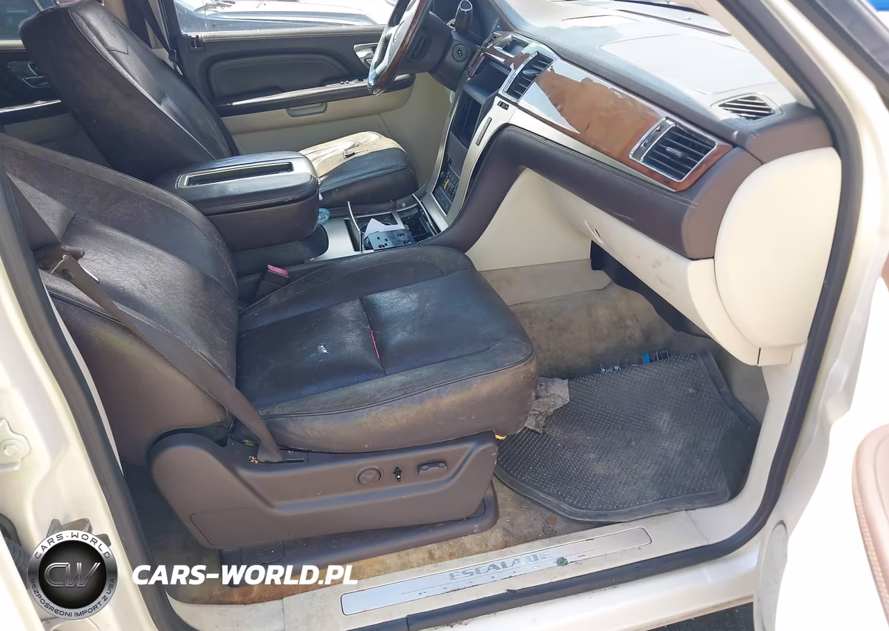 2008 Cadillac Escalade Standard VIN:1GYFK43828R242660 - 5