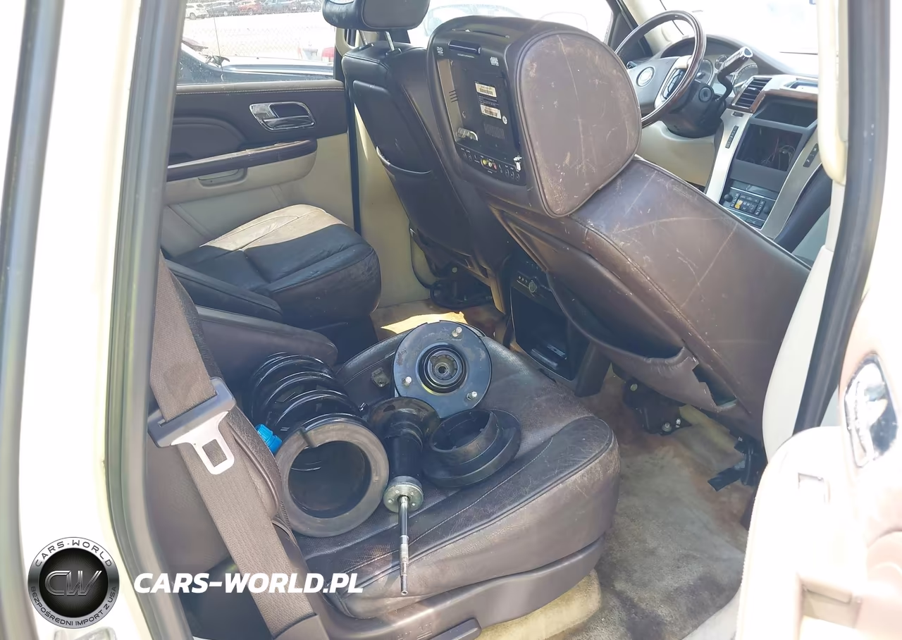 2008 Cadillac Escalade Standard VIN:1GYFK43828R242660 - 8
