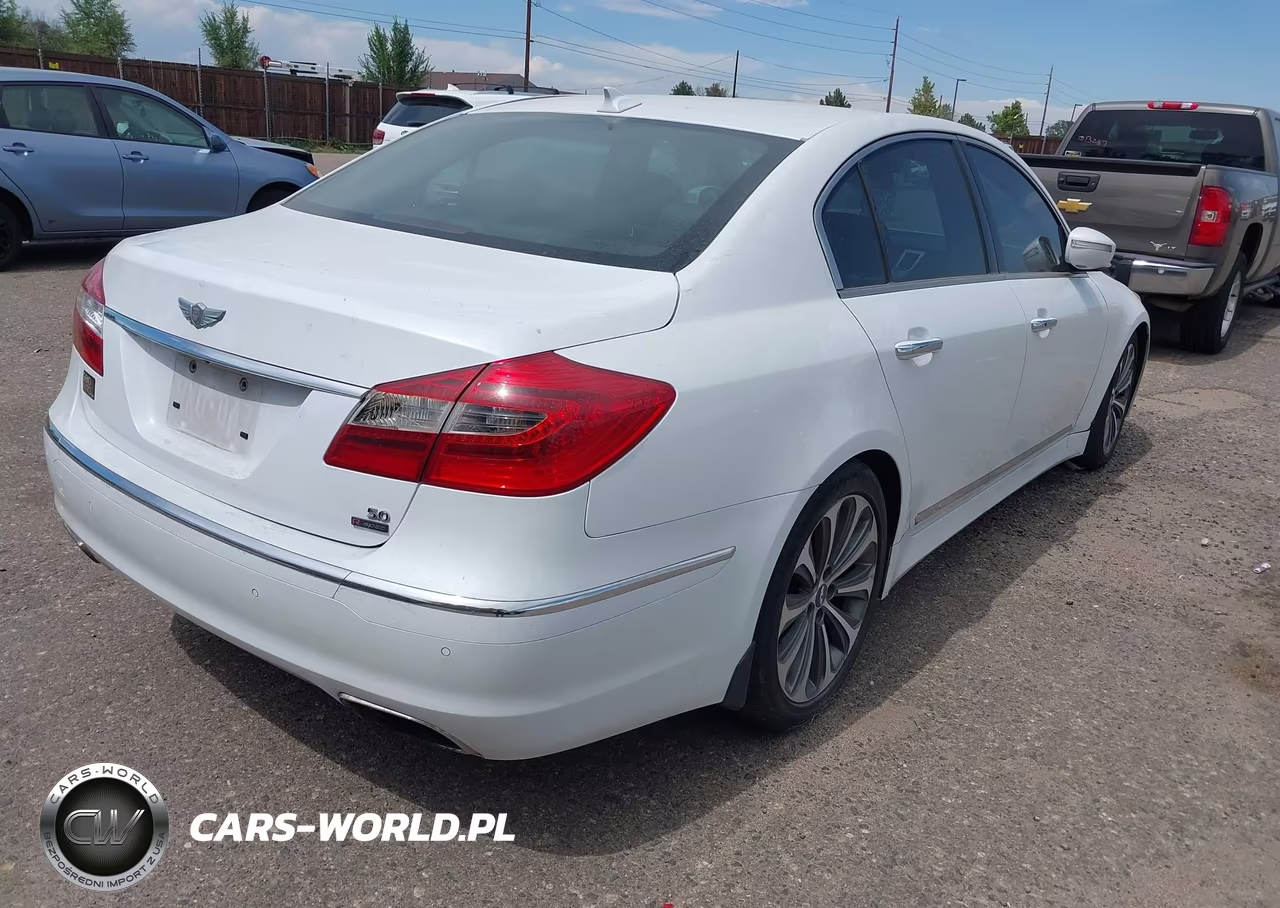2014 Hyundai Genesis 5.0 R-Spec VIN:KMHGC4DH4EU262404 - 4