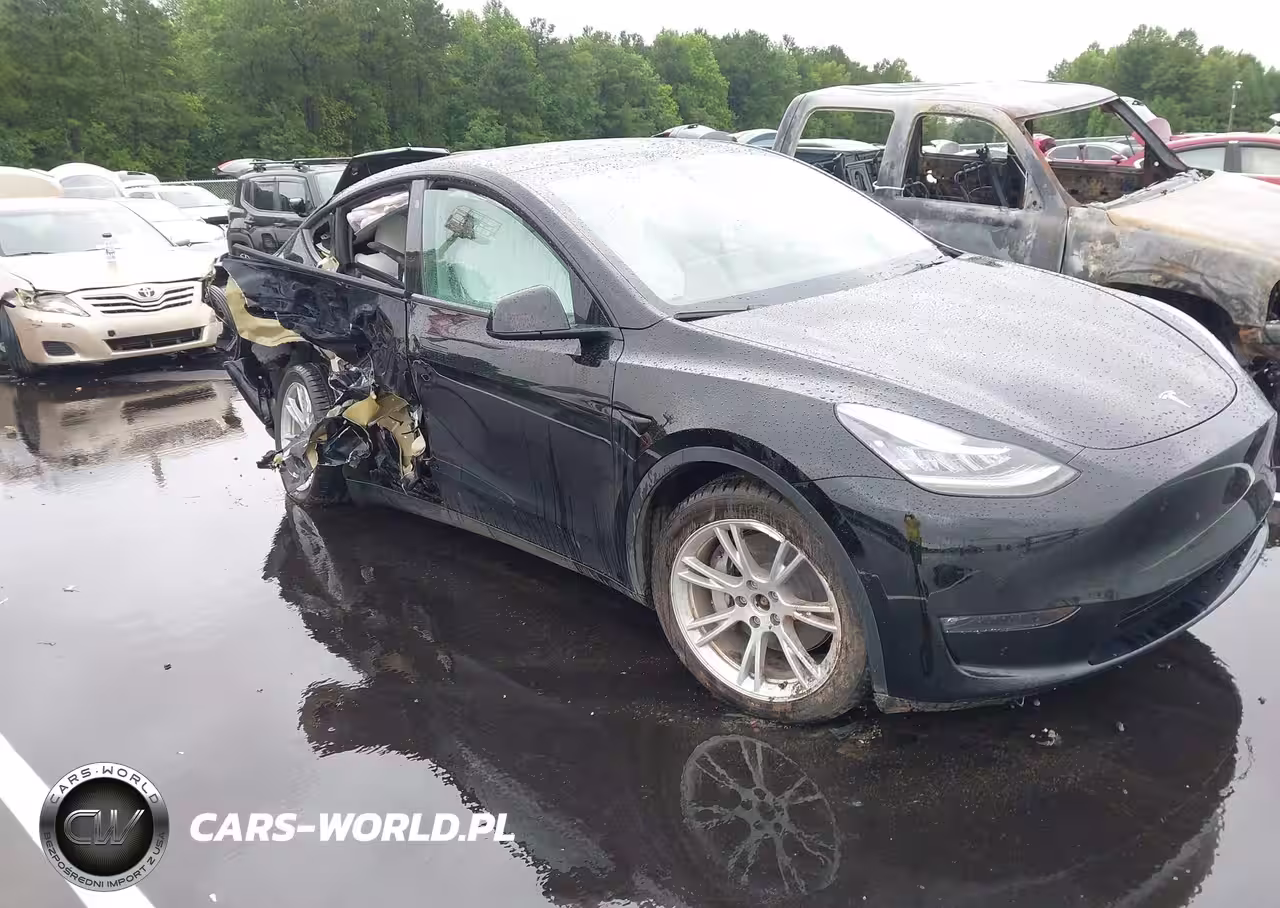 2022 Tesla Model Y Long Range Dual Motor All-Wheel Drive