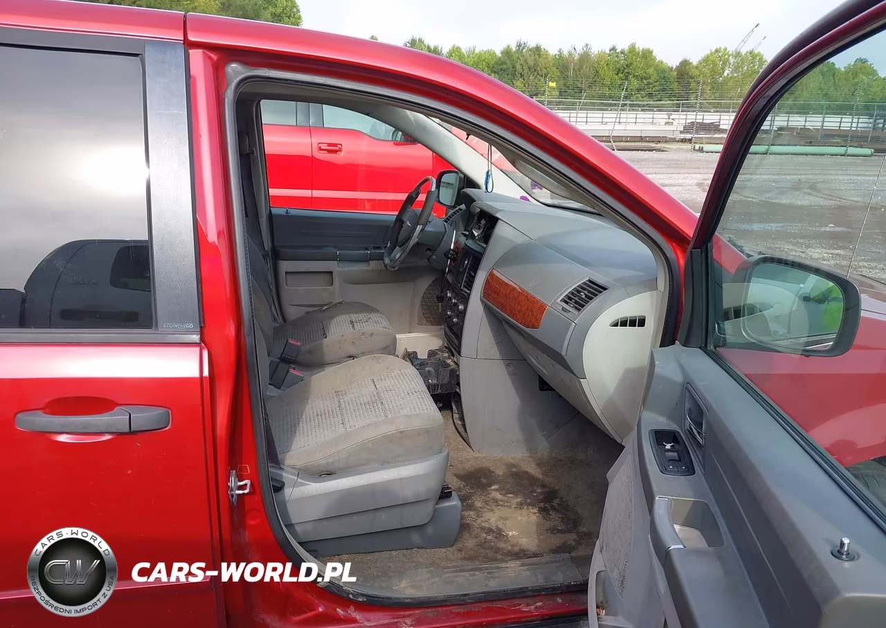 2008 Chrysler Town & Country Lx VIN:2A8HR44H28R139508 - 5