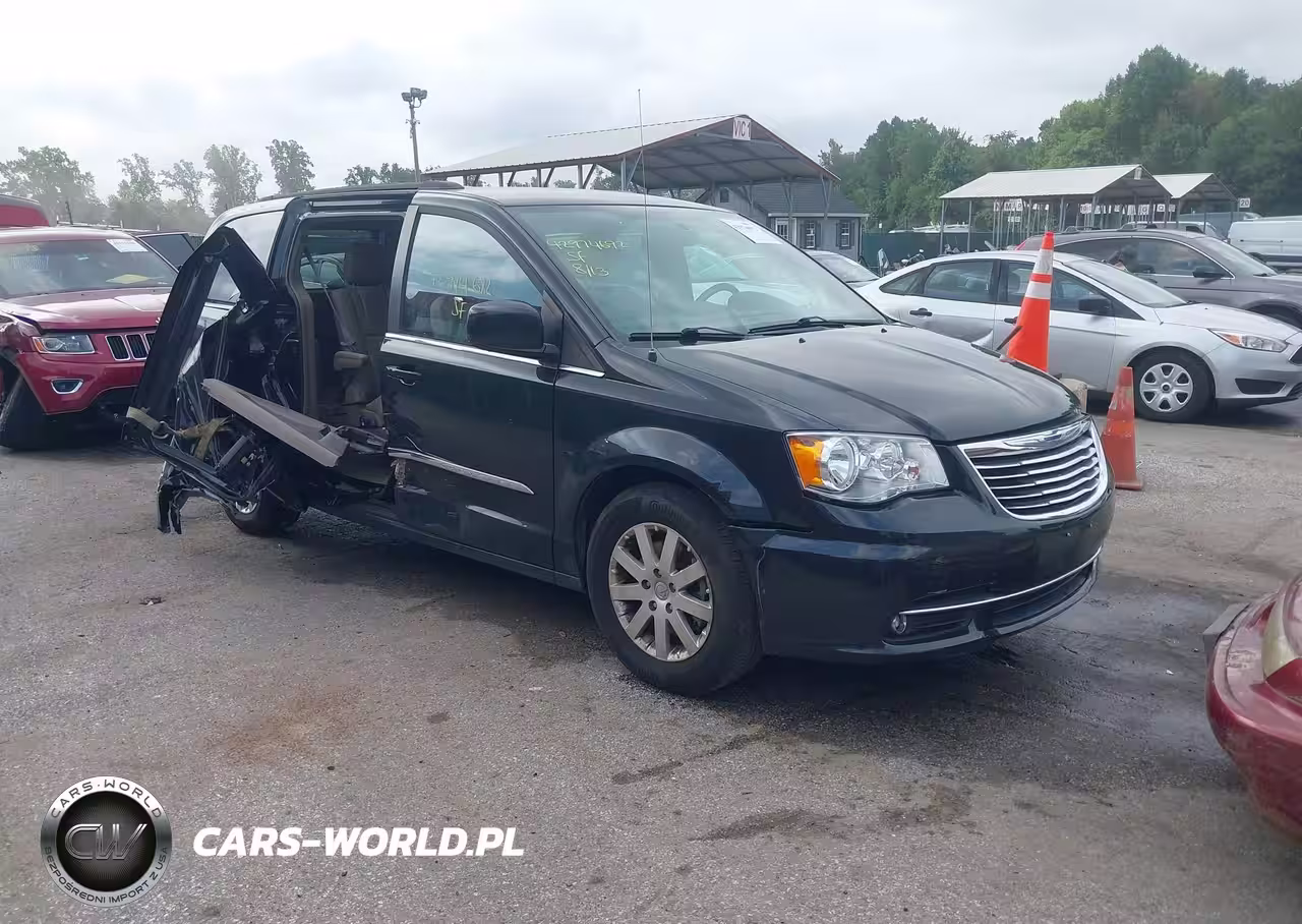 2016 Chrysler Town & Country Touring