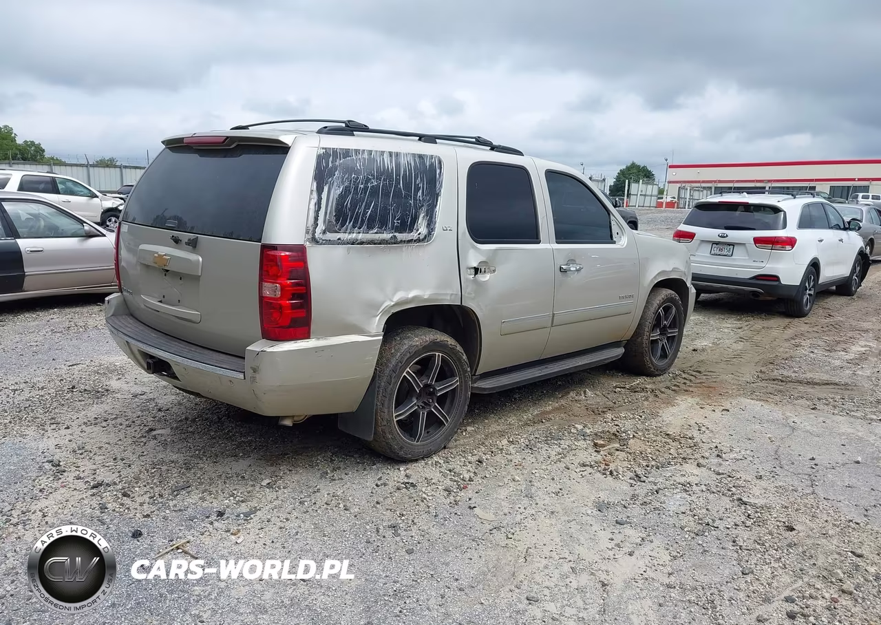 2013 Chevrolet Tahoe Ltz VIN:1GNSCCE01DR144918 - 4