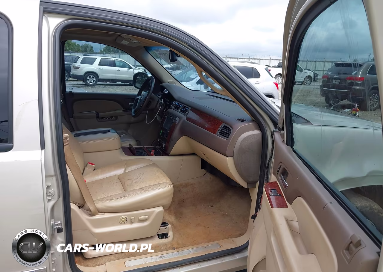 2013 Chevrolet Tahoe Ltz VIN:1GNSCCE01DR144918 - 5