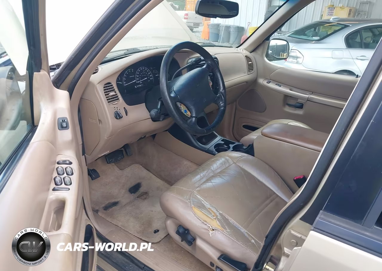 2000 Ford Explorer Xlt VIN:1FMDU63E2YZA39031 - 5