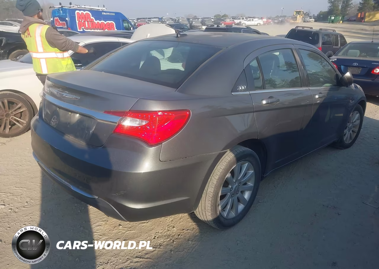 2012 Chrysler 200 Touring VIN:1C3CCBBB0CN113814 - 4