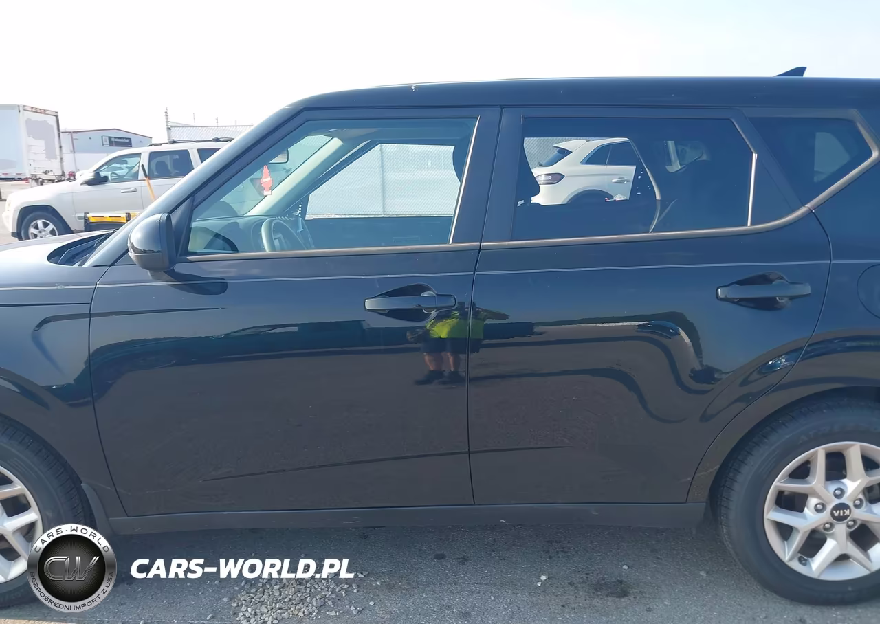 2021 Kia Soul S VIN:KNDJ23AU7M7739915 - 15
