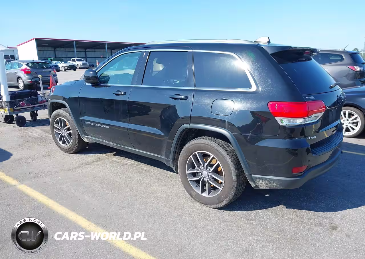 2018 Jeep Grand Cherokee Laredo E 4X4 VIN:1C4RJFAG4JC399532 - 3