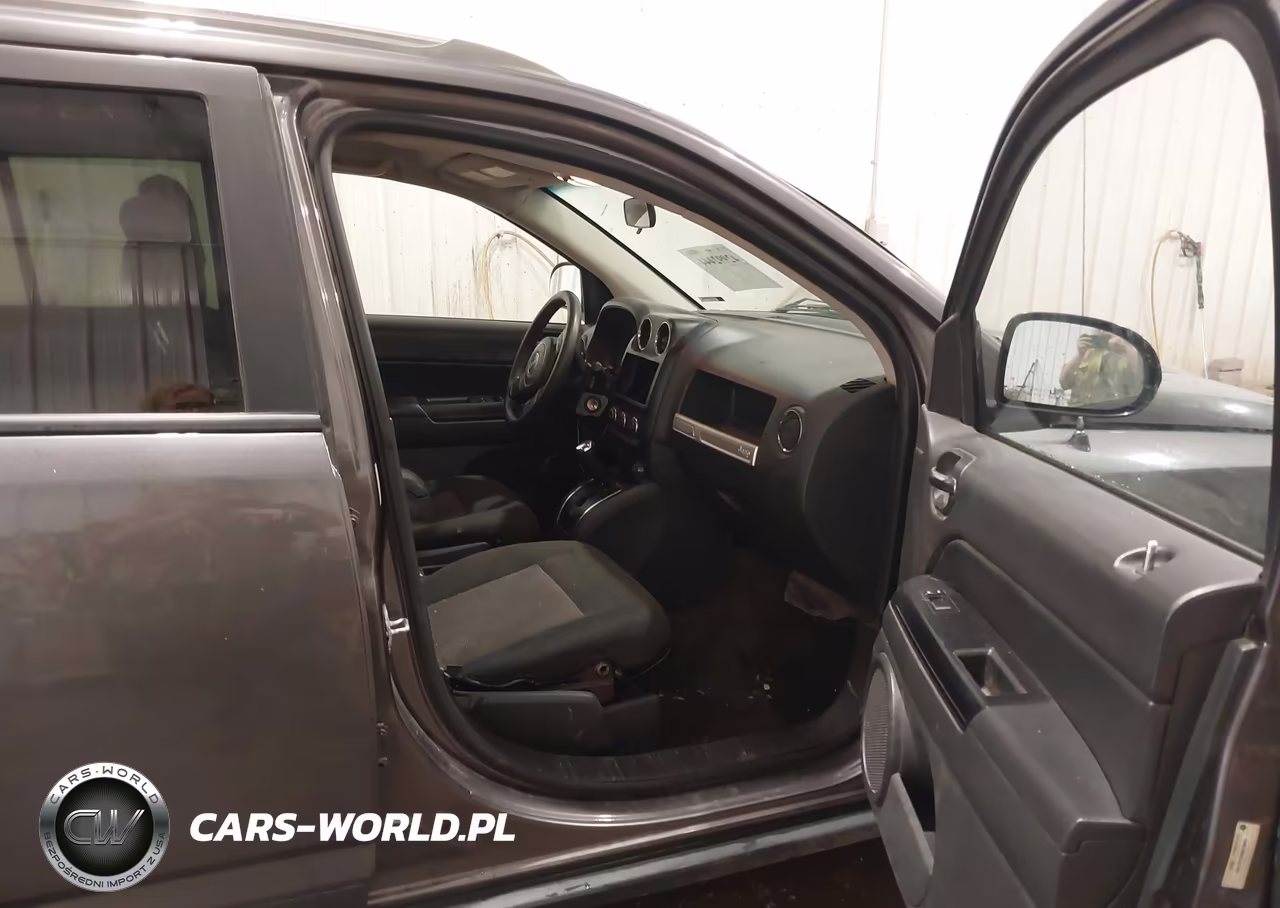 2014 Jeep Compass Sport VIN:1C4NJDBB0ED927007 - 5