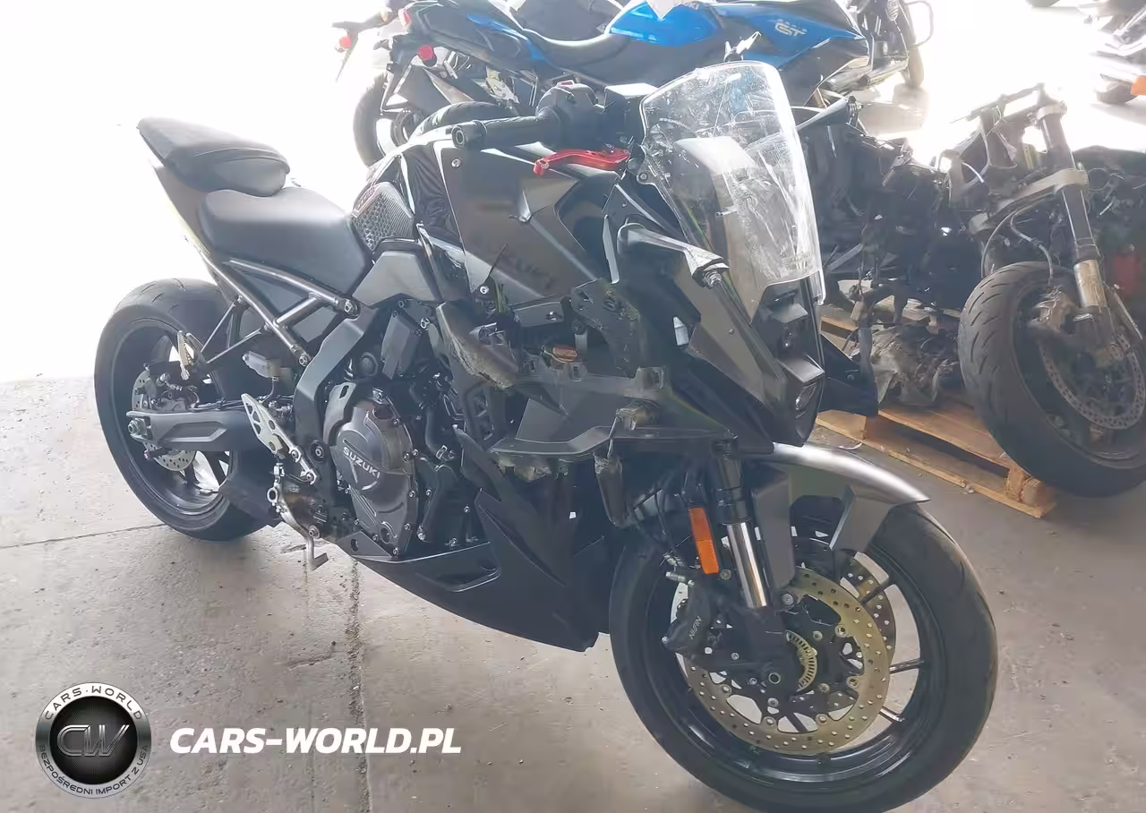 SUZUKI