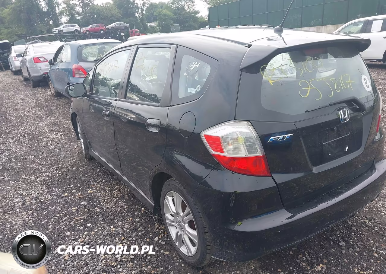 2009 Honda Fit Sport VIN:JHMGE88459S068736 - 3
