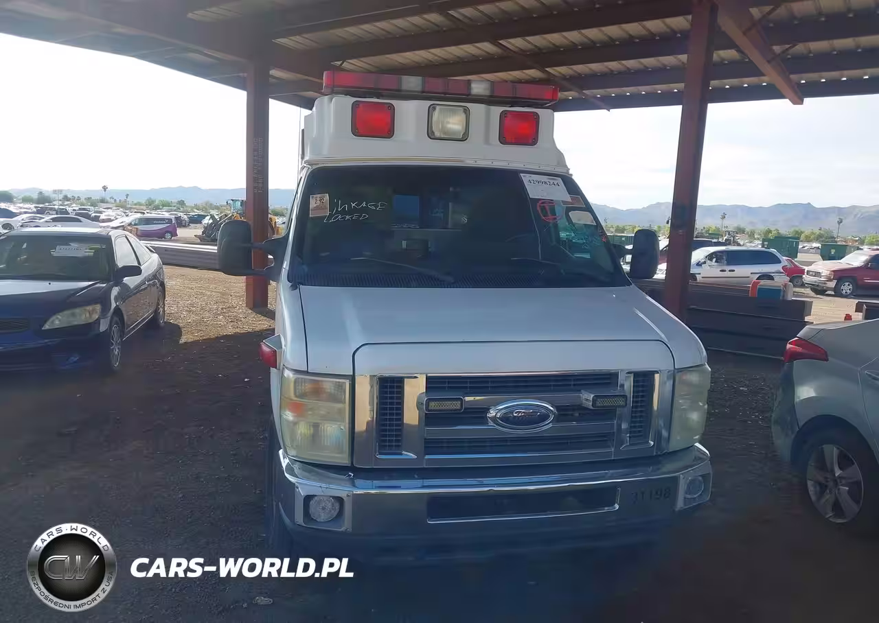 2010 Ford E-350 Super Duty Commercial