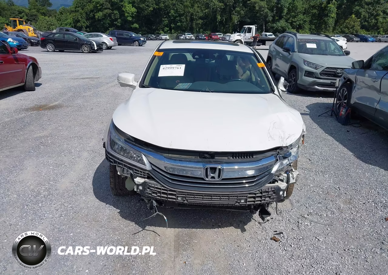 2017 Honda Accord Touring V6 VIN:1HGCR3F9XHA024081 - 12