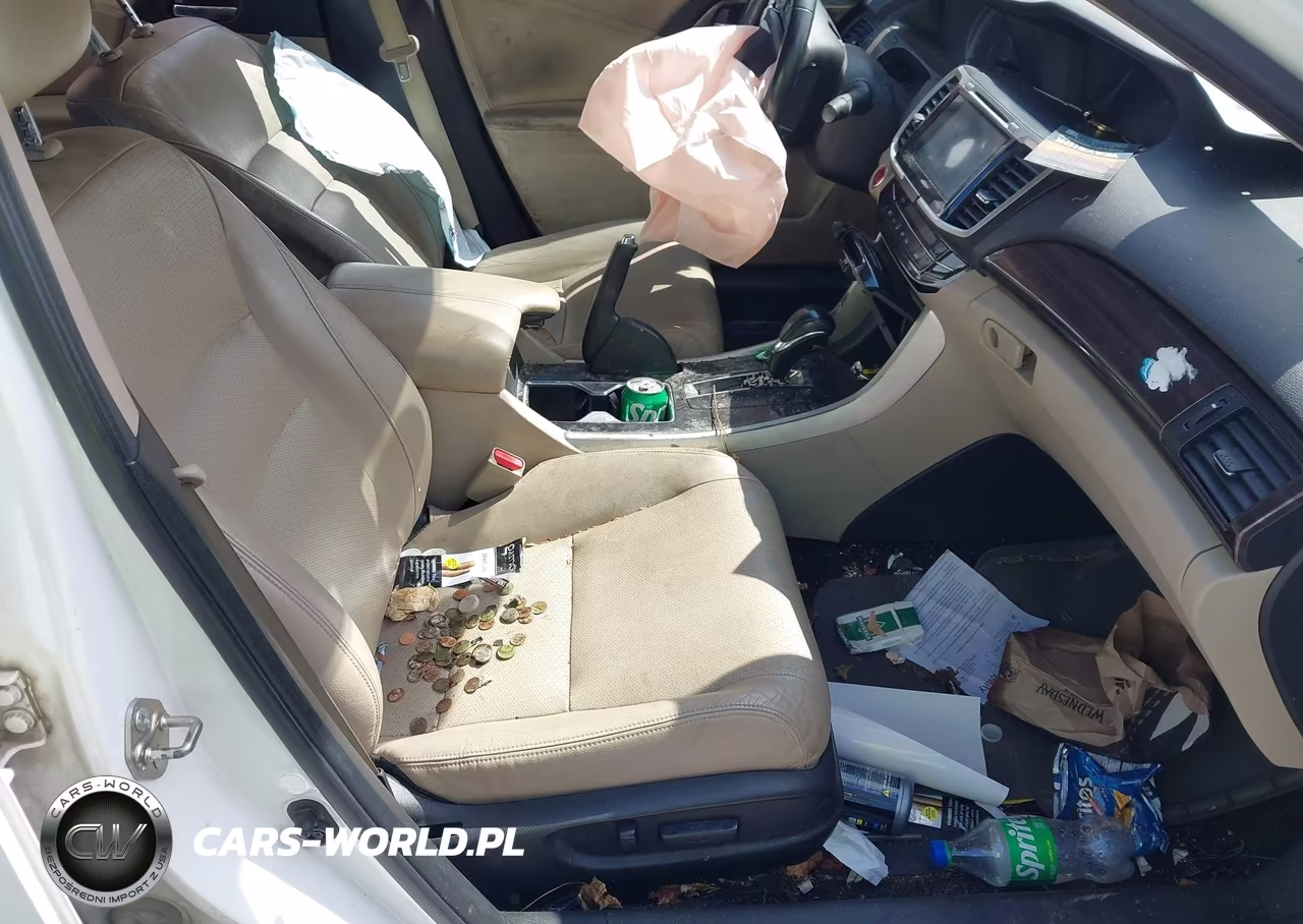 2017 Honda Accord Touring V6 VIN:1HGCR3F9XHA024081 - 5