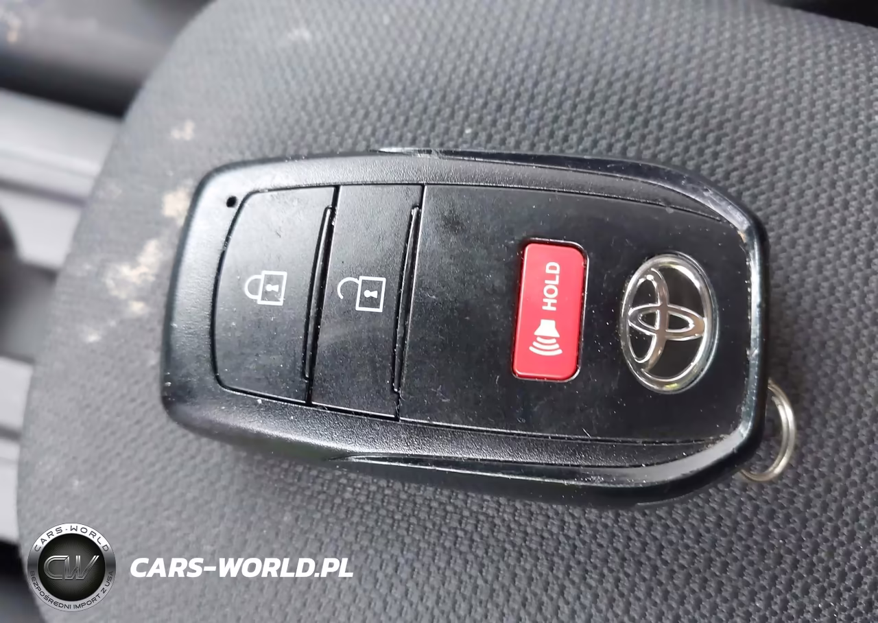 2022 Toyota Corolla Cross Le VIN:7MUCAABG7NV026339 - 11