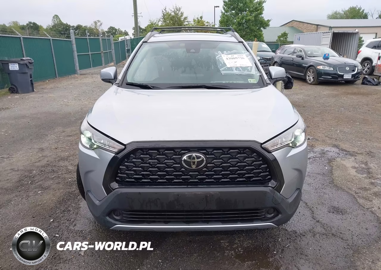 2022 Toyota Corolla Cross Le VIN:7MUCAABG7NV026339 - 12