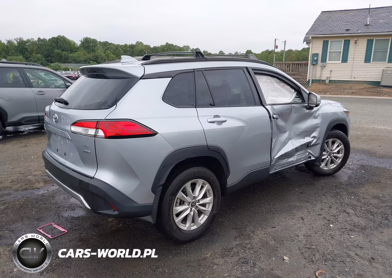 2022 Toyota Corolla Cross Le VIN:7MUCAABG7NV026339 - 4