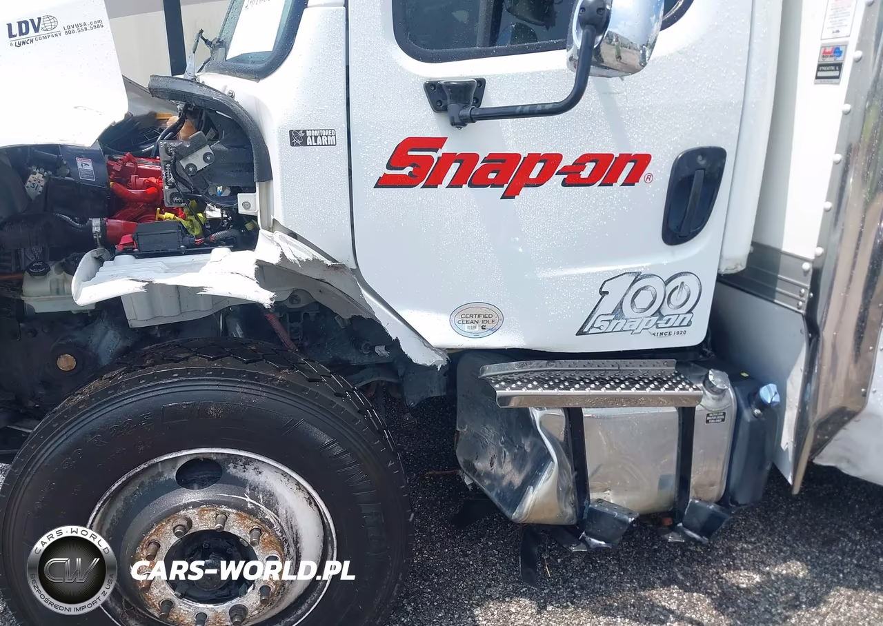 2020 Freightliner M2 106 VIN:1FVACWFC9LHLX7596 - 17