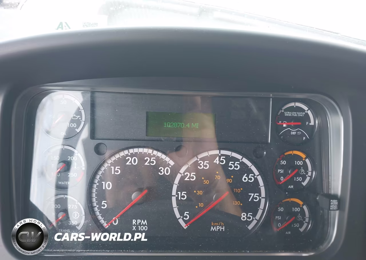 2020 Freightliner M2 106 VIN:1FVACWFC9LHLX7596 - 7