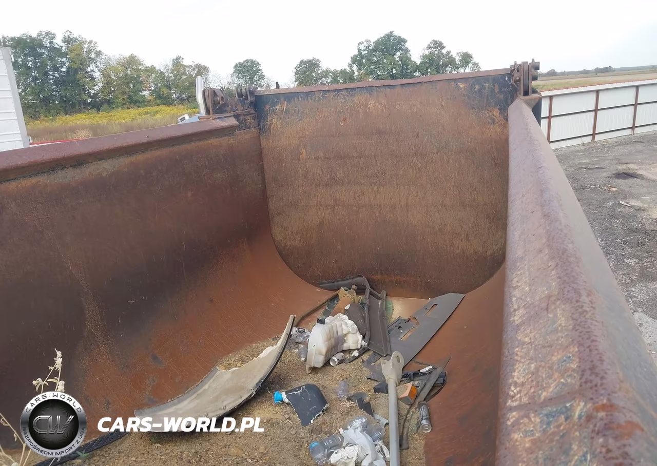 2015 Kenworth Construction T800 VIN:1NKDXPTX7FJ460790 - 17
