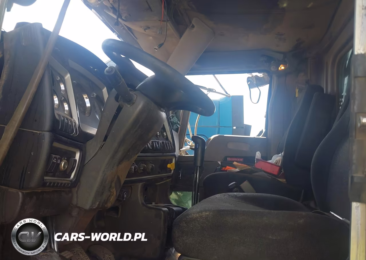 2015 Kenworth Construction T800 VIN:1NKDXPTX7FJ460790 - 5
