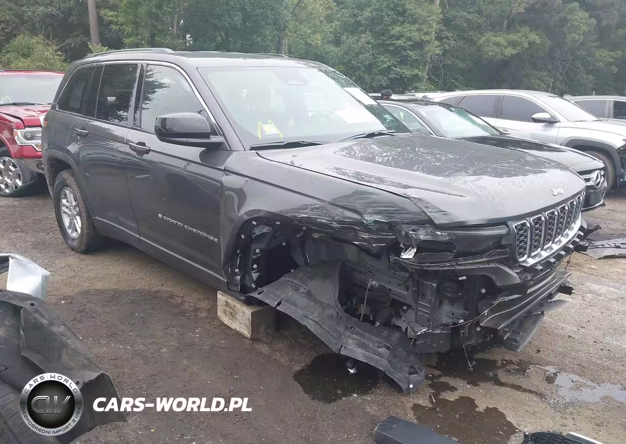 2025 Jeep Grand Cherokee Laredo 4X4