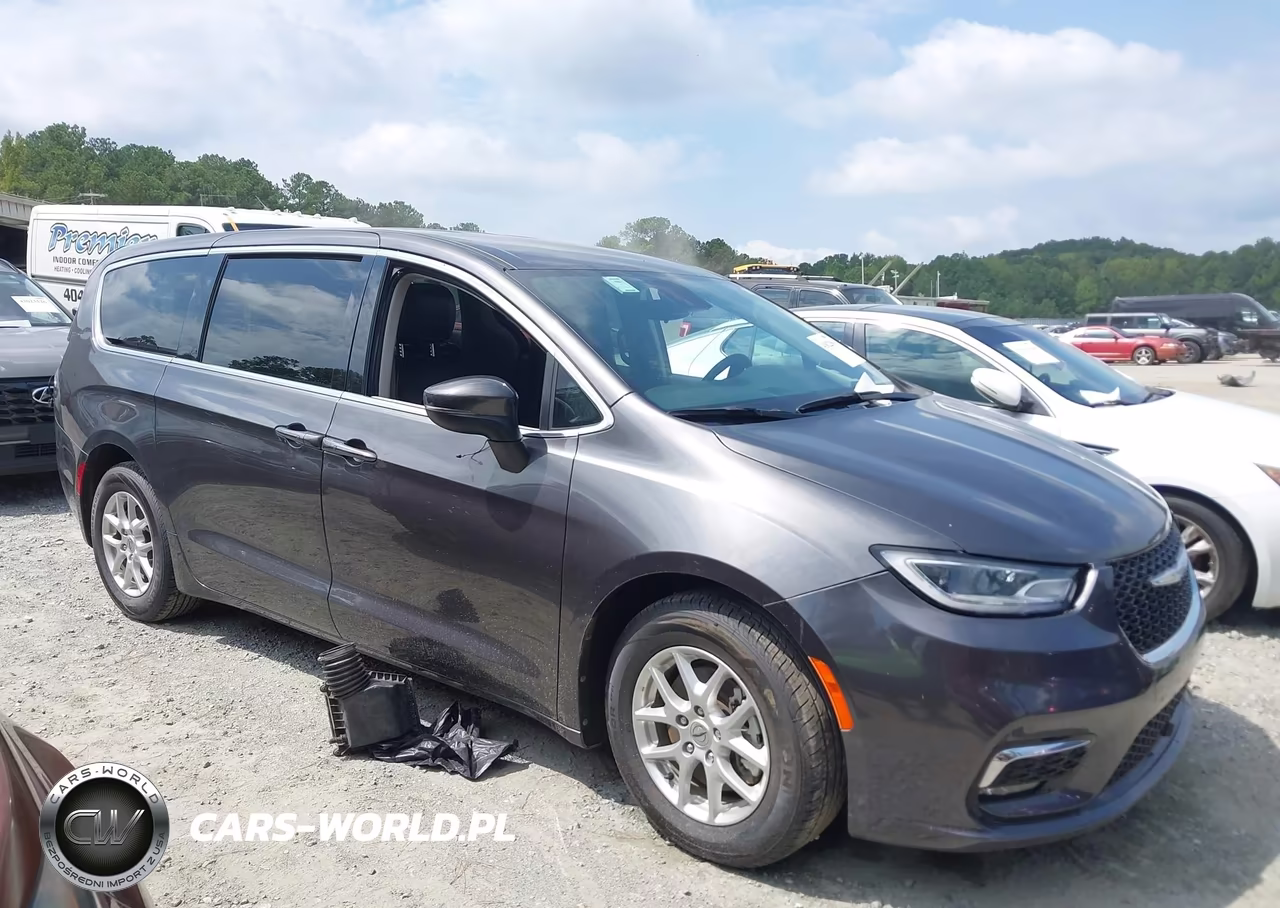 2023 Chrysler Pacifica Touring L VIN:2C4RC1BG2PR571438 - 13