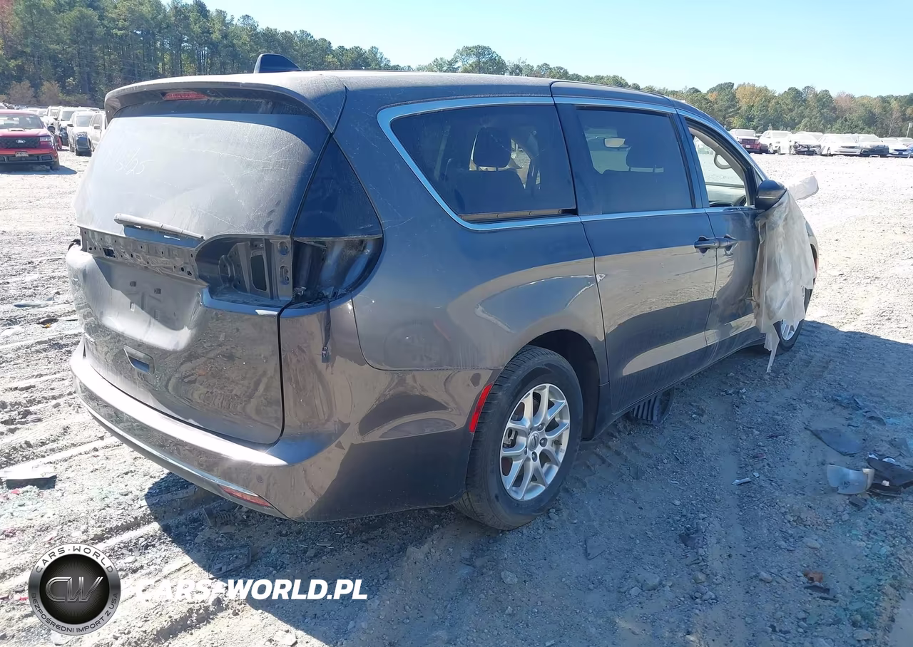 2023 Chrysler Pacifica Touring L VIN:2C4RC1BG2PR571438 - 4
