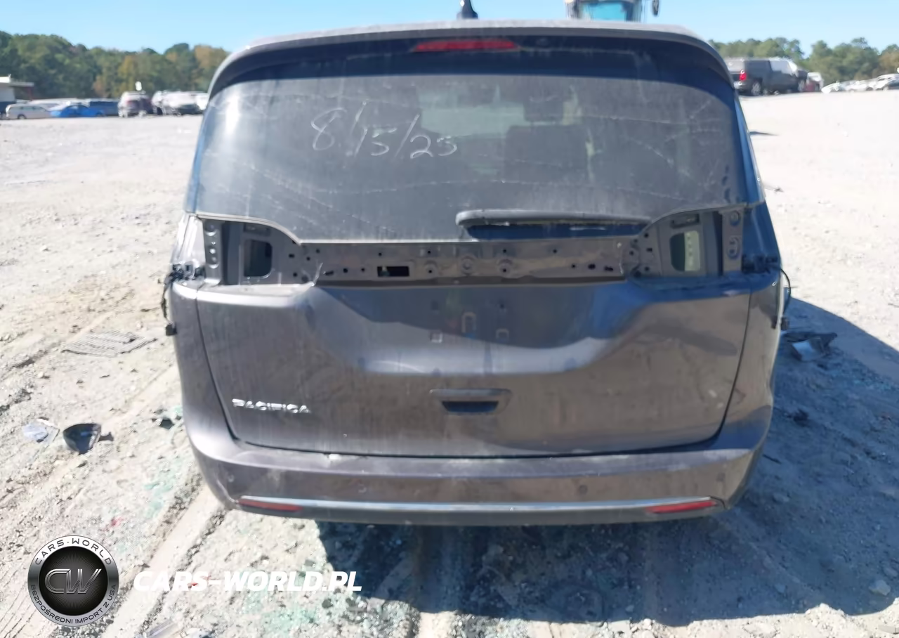 2023 Chrysler Pacifica Touring L VIN:2C4RC1BG2PR571438 - 6
