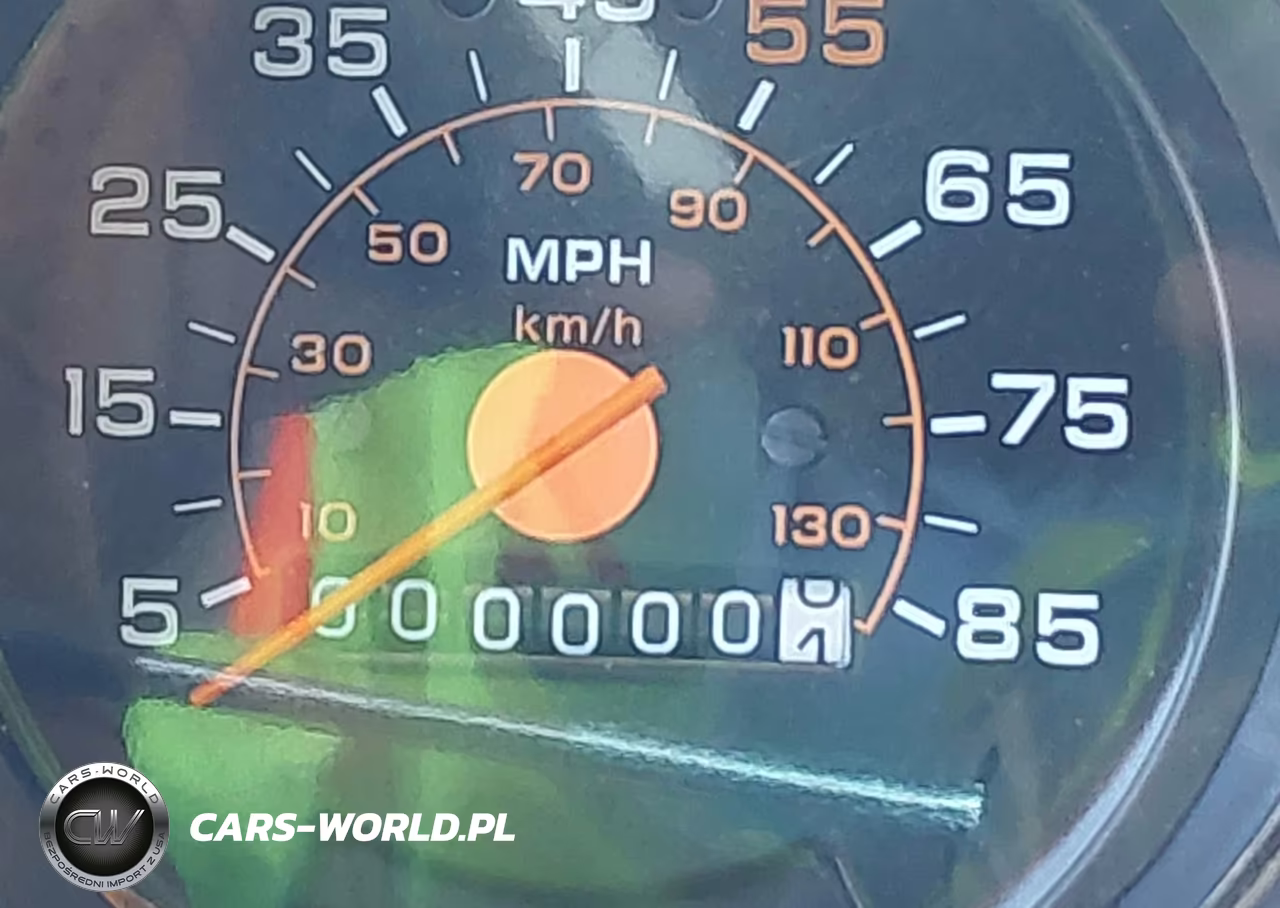 1983 Chevrolet C20 VIN:1GCGC24J0DJ170539 - 15