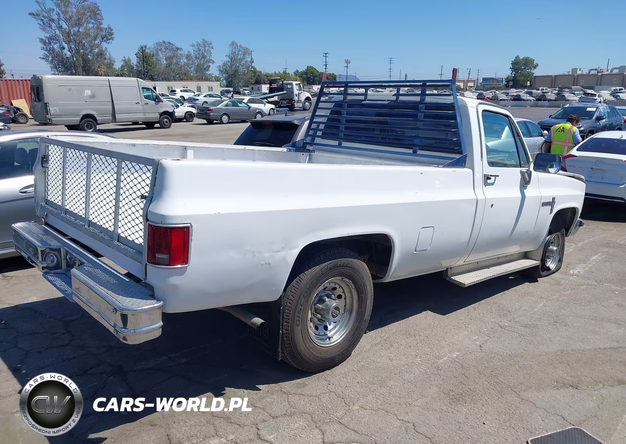 1983 Chevrolet C20 VIN:1GCGC24J0DJ170539 - 4