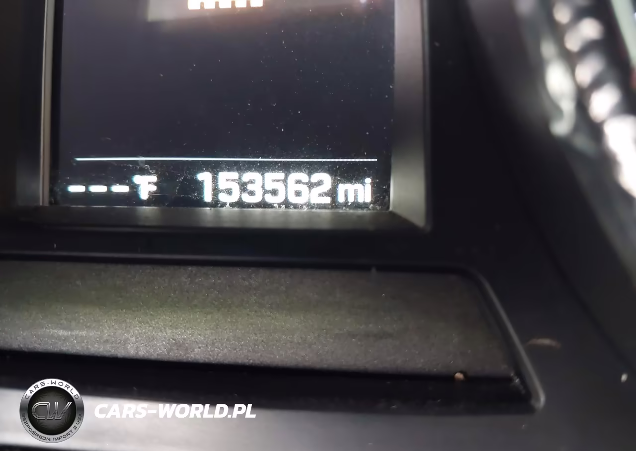 2018 Hyundai Santa Fe Sport 2.4L VIN:5XYZUDLB2JG506540 - 16