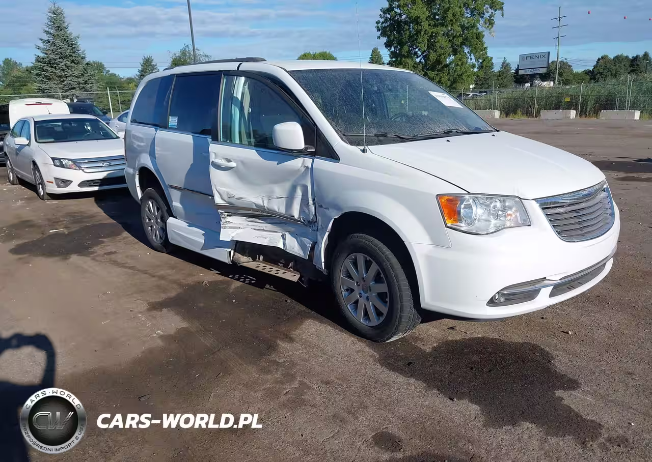 2015 Chrysler Town & Country Touring