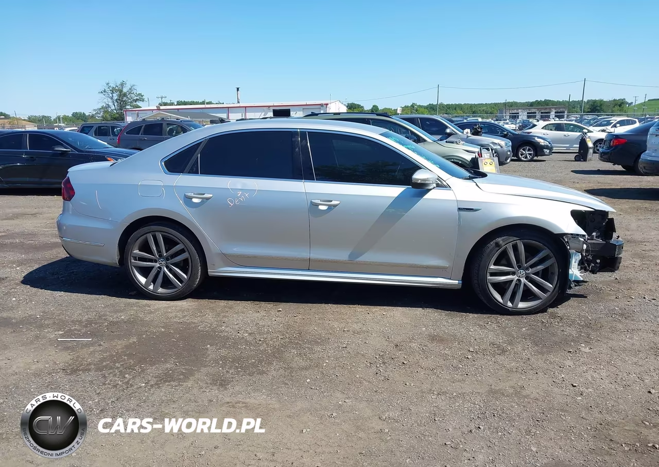 2017 Volkswagen Passat 1.8T R-Line VIN:1VWDT7A34HC045895 - 13