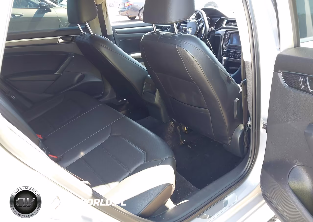 2017 Volkswagen Passat 1.8T R-Line VIN:1VWDT7A34HC045895 - 8