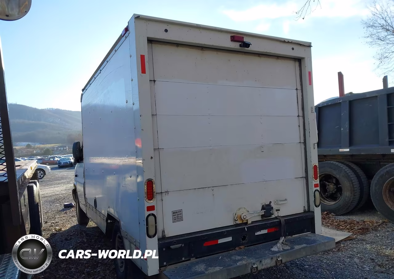 2010 GMC Savana Cutaway Work Van VIN:1GD1G2AA3A1903169 - 3