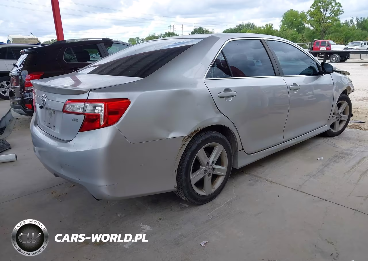 2014 Toyota Camry Se VIN:4T1BF1FK1EU326374 - 4