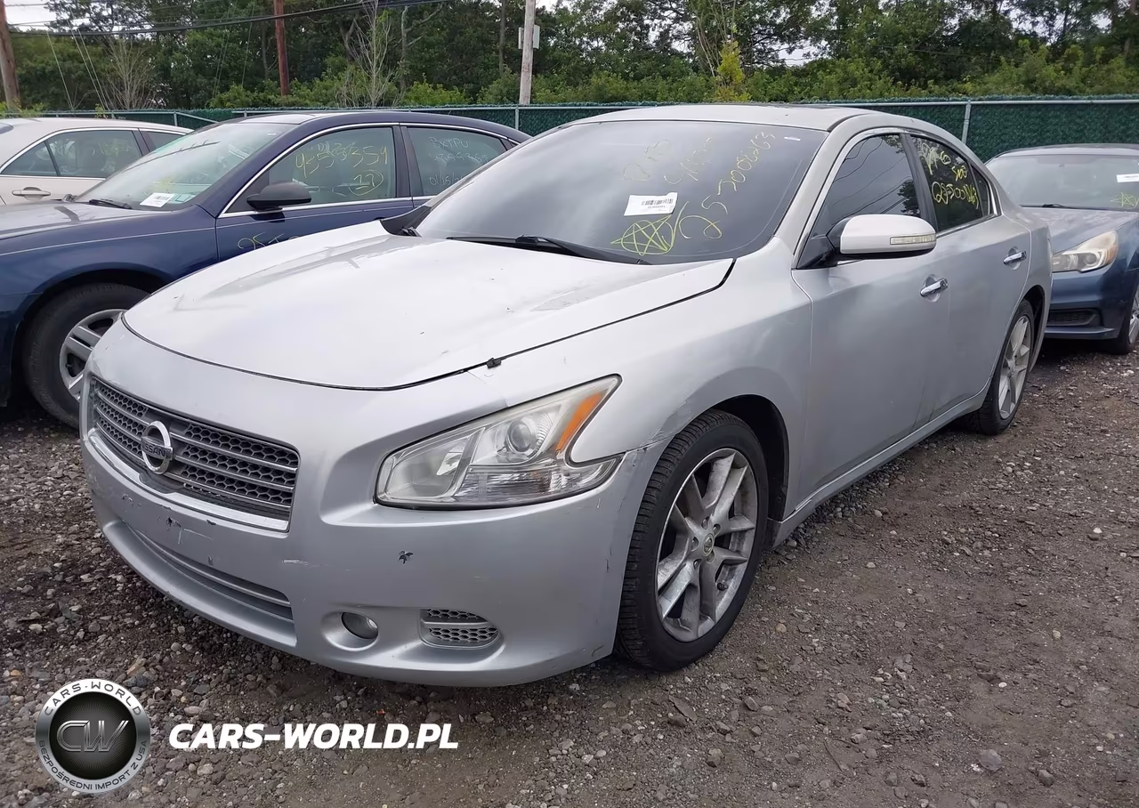 NISSAN MAXIMA VIN:1N4AA51EX9C800752 - 2