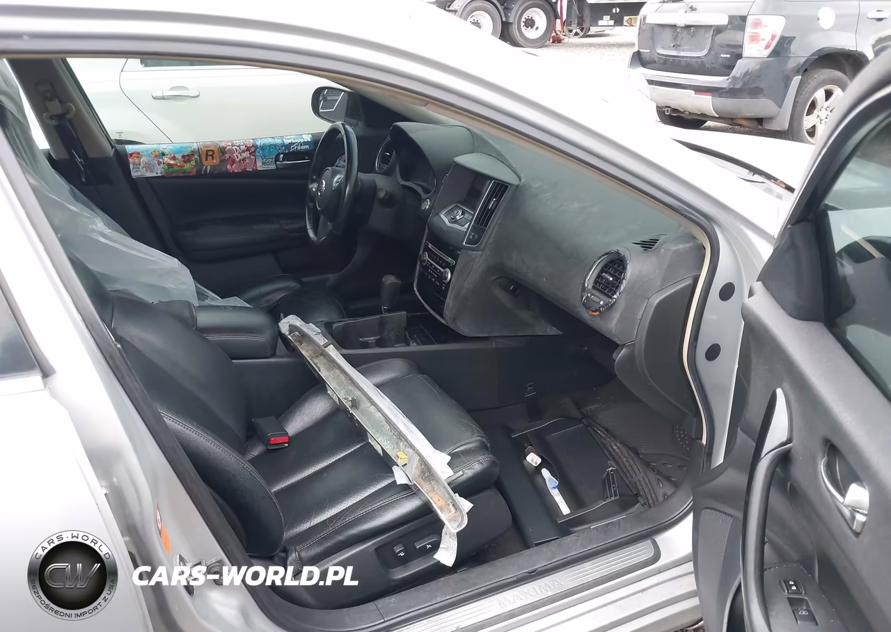 NISSAN MAXIMA VIN:1N4AA51EX9C800752 - 5
