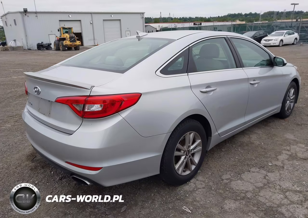 2015 Hyundai Sonata Se VIN:5NPE24AF5FH025045 - 4