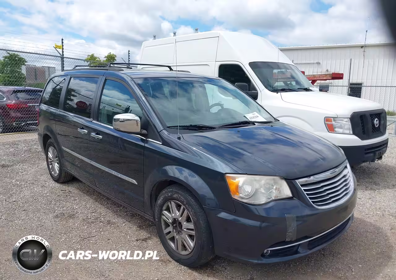 2013 Chrysler Town & Country Touring-L