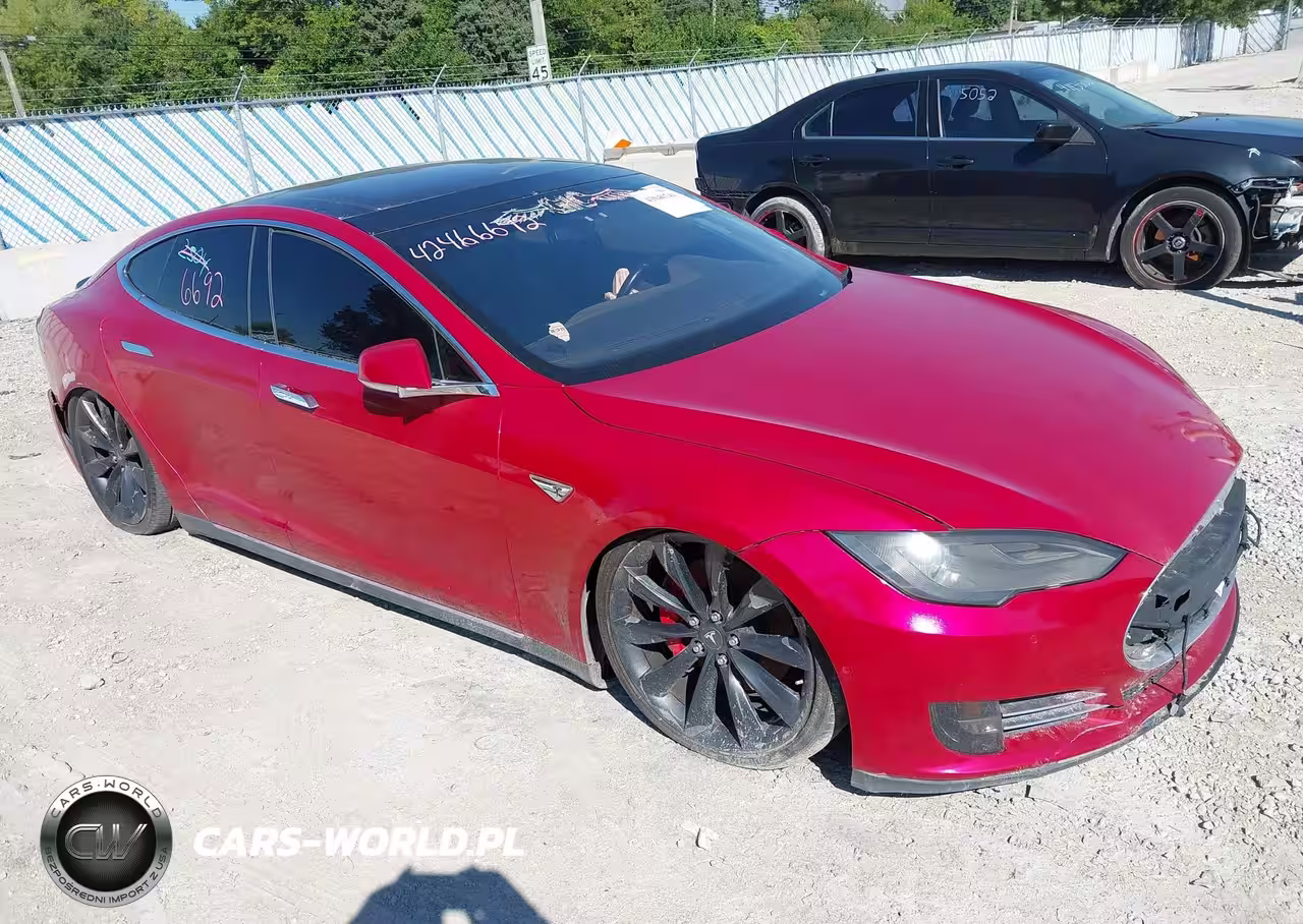 2015 Tesla Model S 85D-P85D