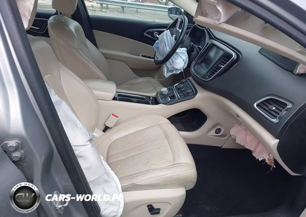2016 Chrysler 200 C VIN:1C3CCCCG8GN124517 - 5