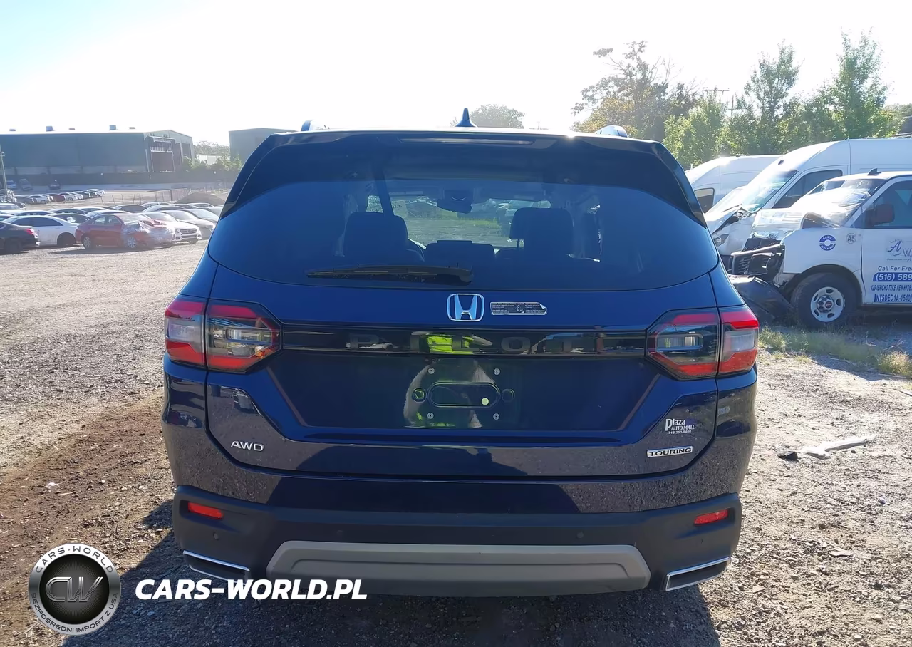 2025 Honda Pilot Touring VIN:5FNYG1H70SB010151 - 17