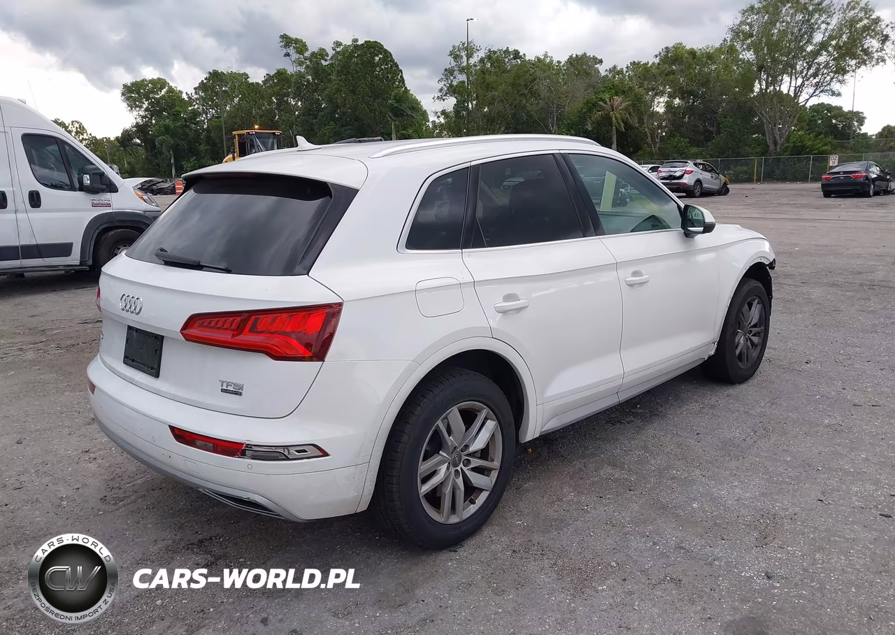 2018 Audi Q5 2.0T Premium-2.0T Tech Premium VIN:WA1ANAFY2J2205618 - 4