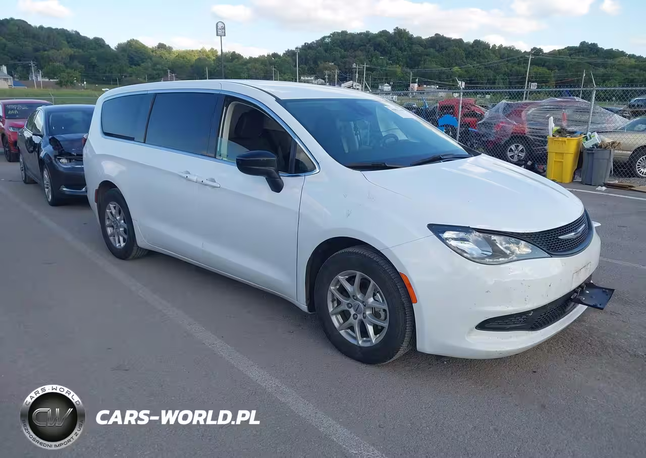 2024 Chrysler Voyager Lx