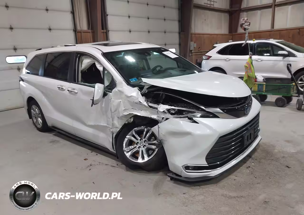 2023 Toyota Sienna Platinum