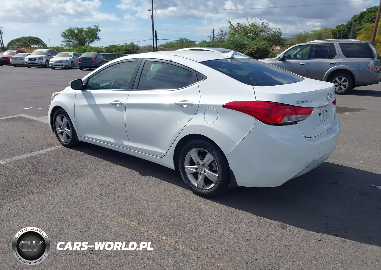 2013 Hyundai Elantra Gls VIN:5NPDH4AE6DH284559 - 3